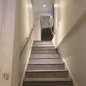 크리스 게스트하우스